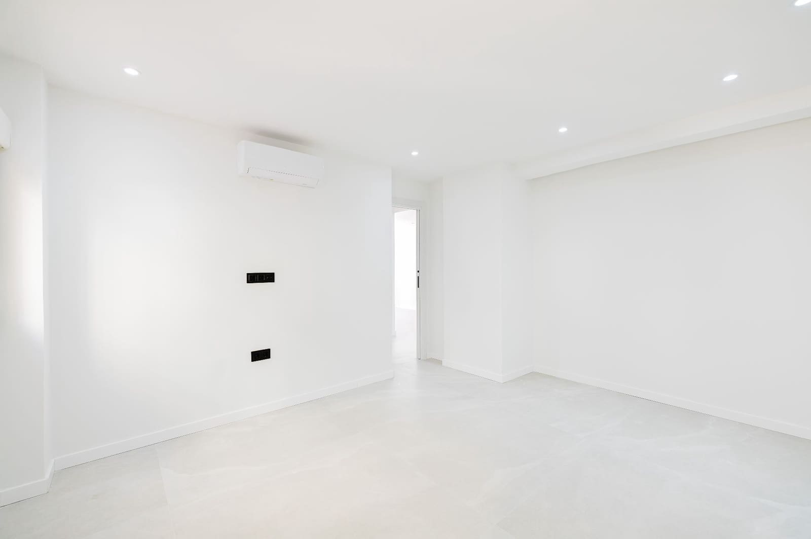 2 sypialnia Mieszkanie na sprzedaż w Miasto Malaga - 320 000 € (Ref: 9996604)