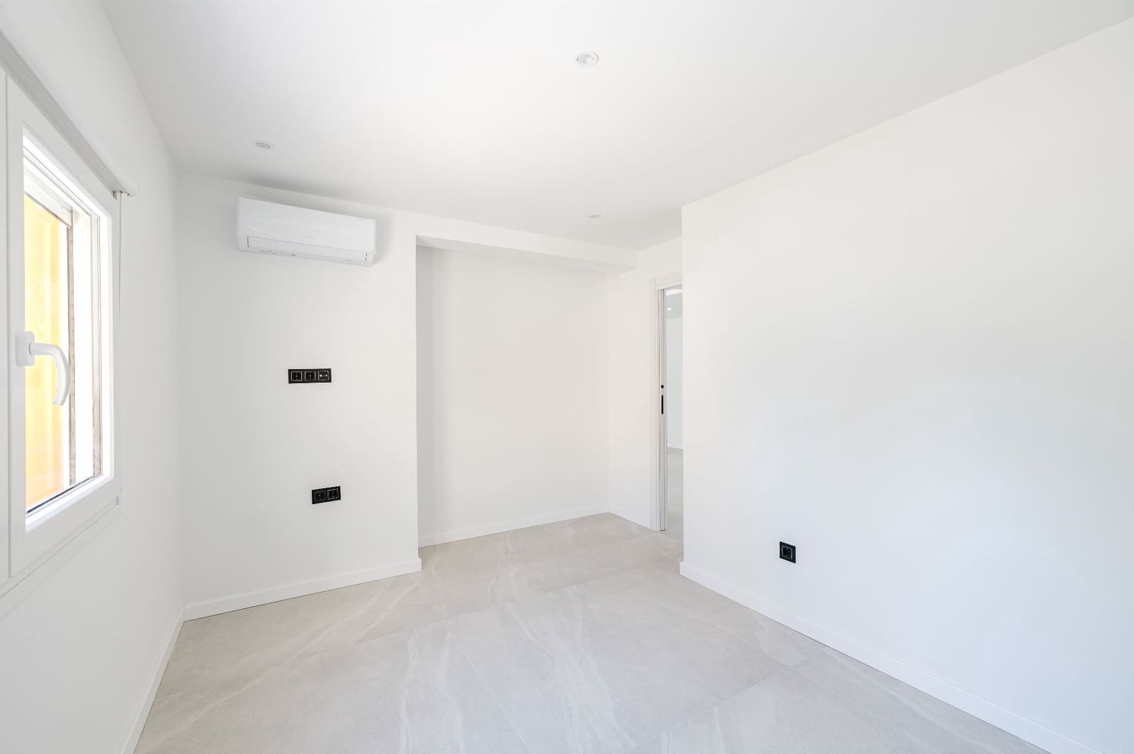 2 sypialnia Mieszkanie na sprzedaż w Miasto Malaga - 320 000 € (Ref: 9996604)