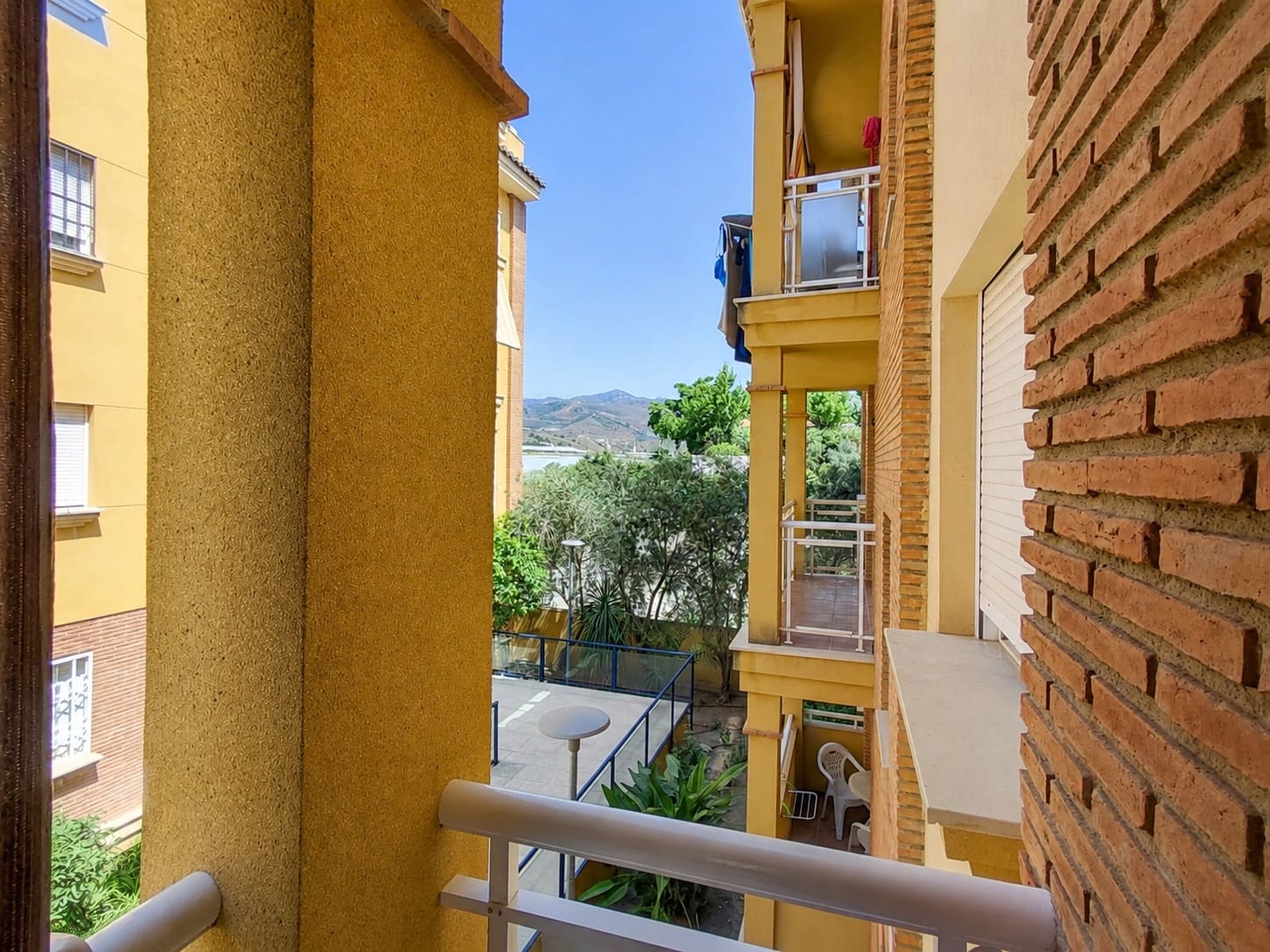 3 slaapkamer Flat te koop in Torrox met zwembad garage - € 347.000 (Ref: 9996605)