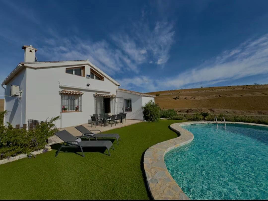 4 sypialnia Dom na sprzedaż w Coin z basenem - 580 000 € (Ref: 9996606)