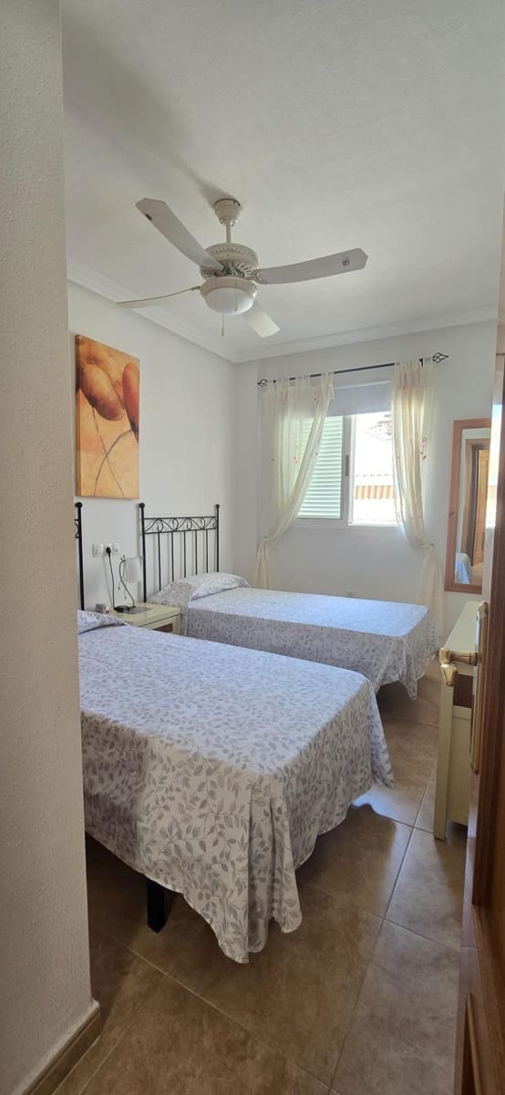2 soverom Penthouse til leie i Los Collados med svømmebasseng garasje - € 750 (Ref: 10109679)