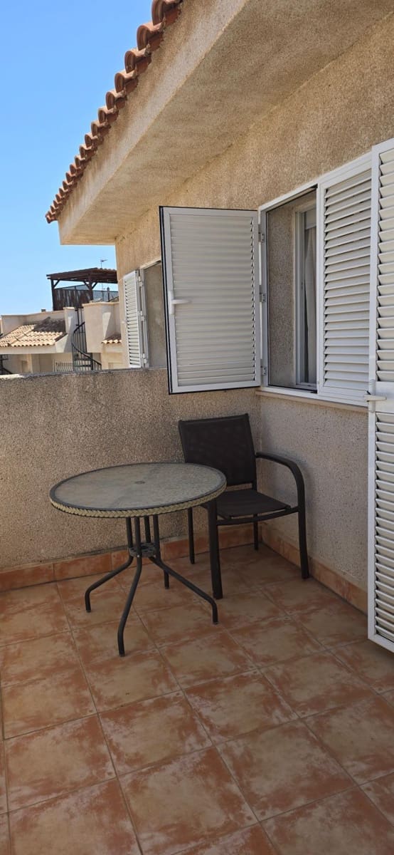 2 soverom Penthouse til leie i Los Collados med svømmebasseng garasje - € 750 (Ref: 10109679)