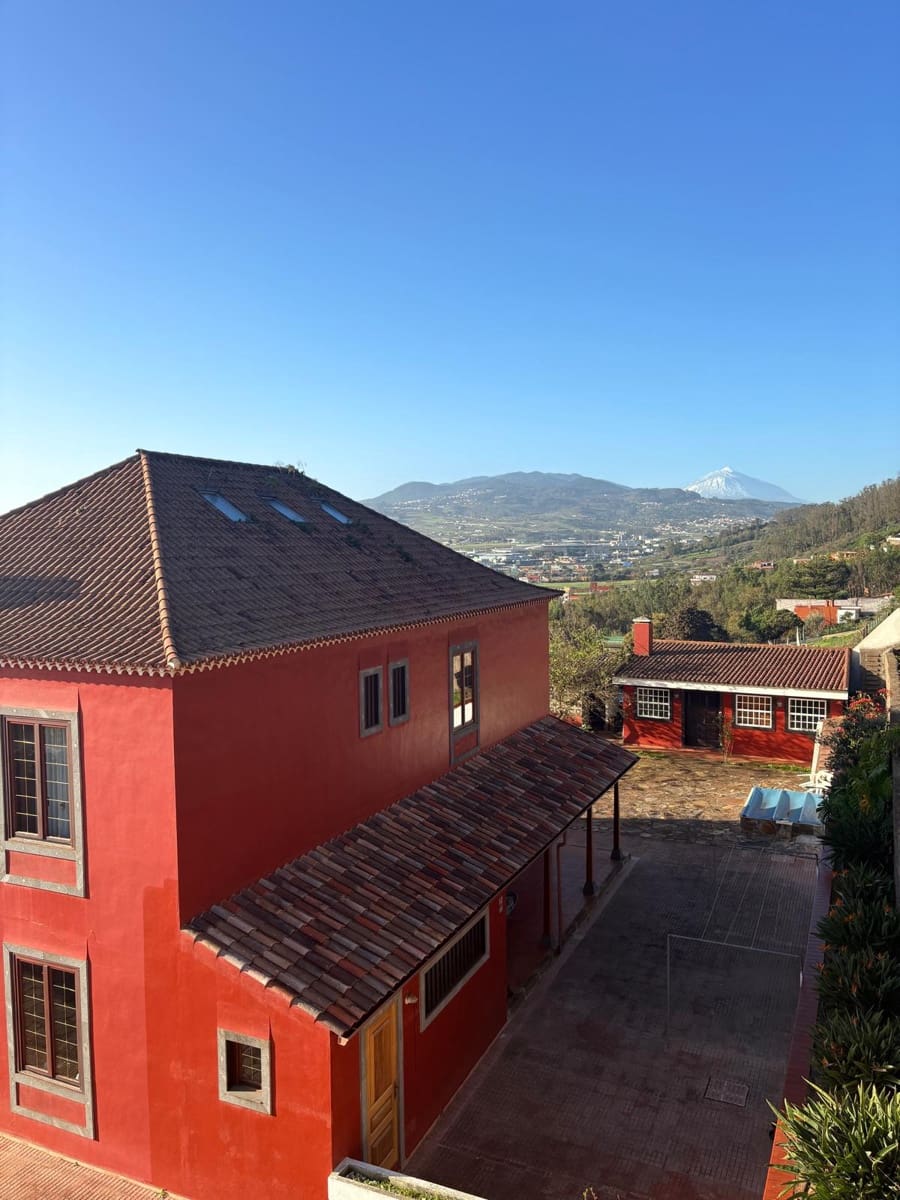 6 soveværelse Villa til salg i San Cristobal de La Laguna med swimmingpool garage - € 850.000 (Ref: 9201857)