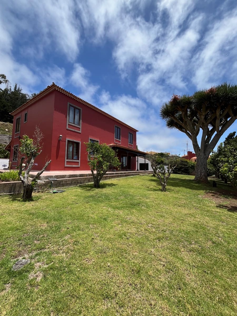 6 soveværelse Villa til salg i San Cristobal de La Laguna med swimmingpool garage - € 850.000 (Ref: 9201857)