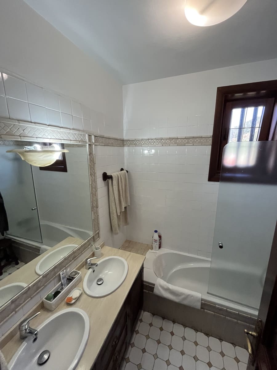 6 soveværelse Villa til salg i San Cristobal de La Laguna med swimmingpool garage - € 850.000 (Ref: 9201857)