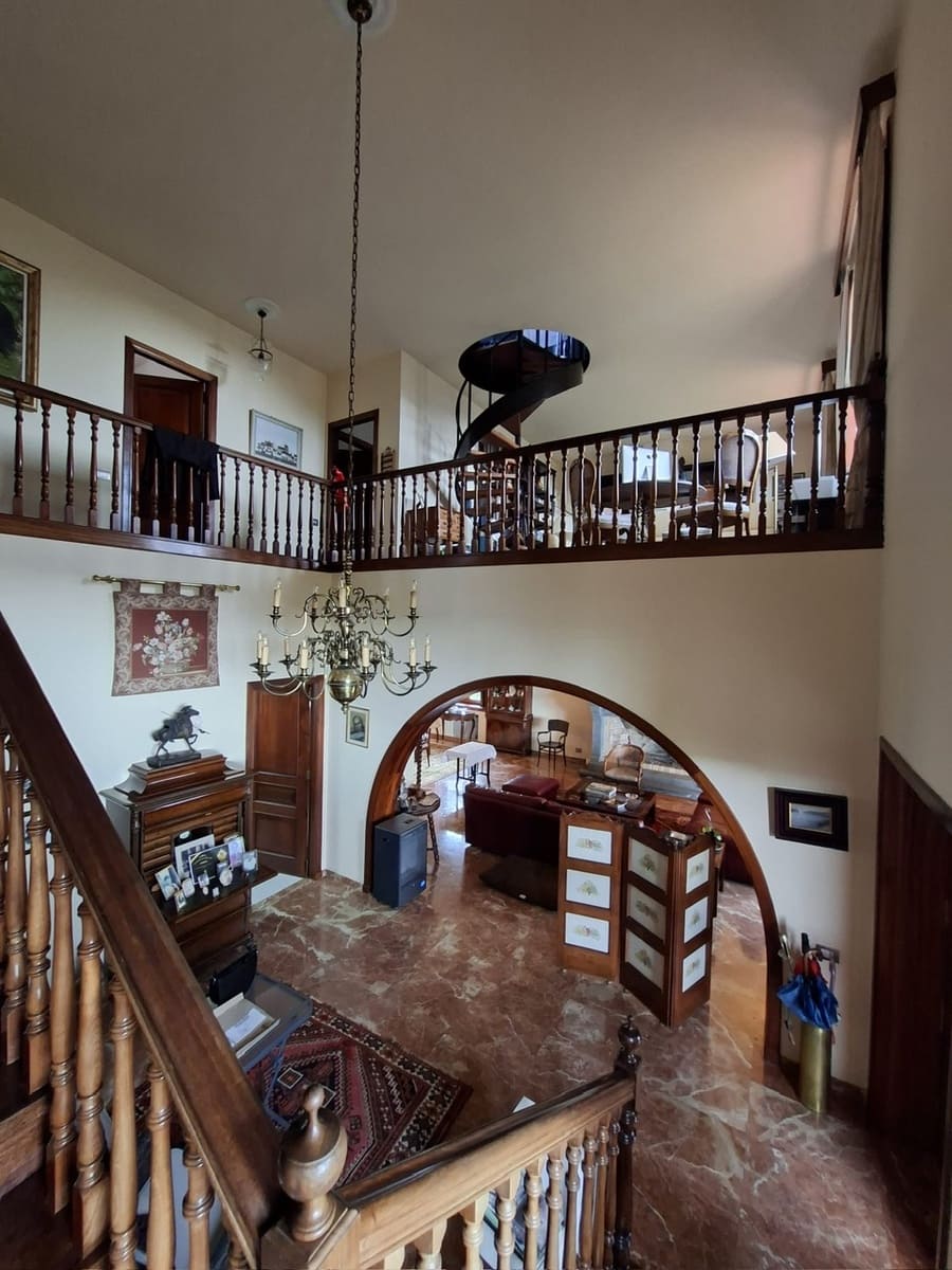 6 soveværelse Villa til salg i San Cristobal de La Laguna med swimmingpool garage - € 850.000 (Ref: 9201857)