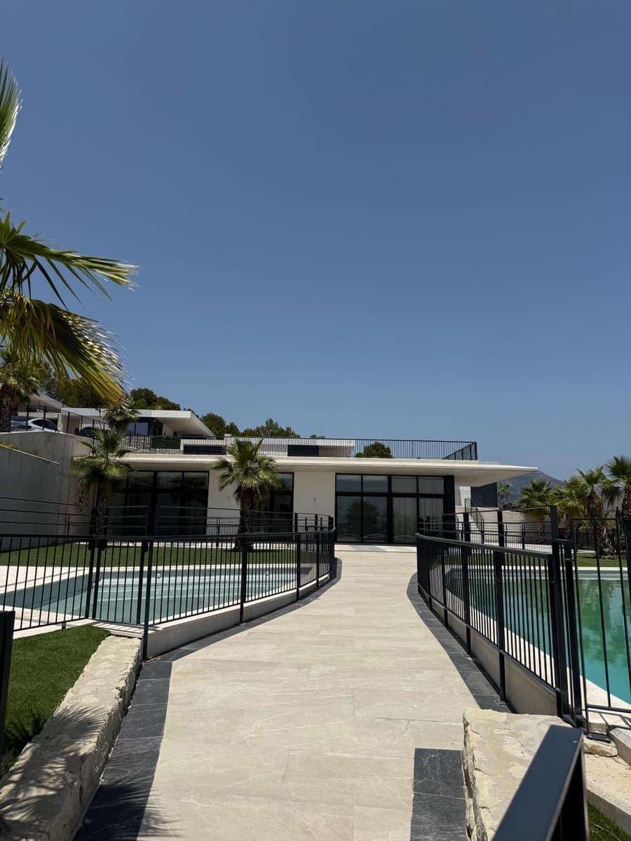 3 bedroom Villa for sale in Polop with pool garage - € 470,000 (Ref: 9113099)