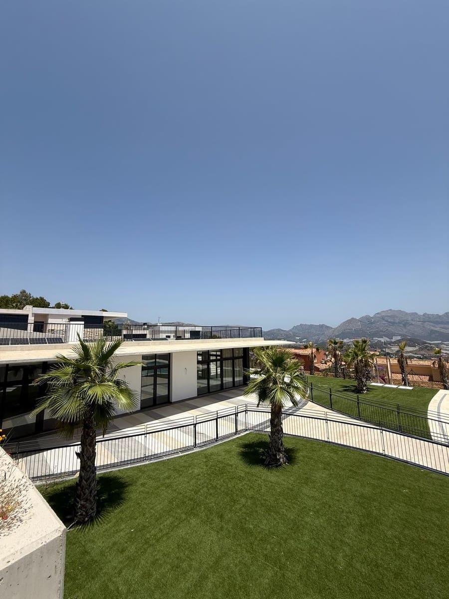 3 bedroom Villa for sale in Polop with pool garage - € 470,000 (Ref: 9113099)