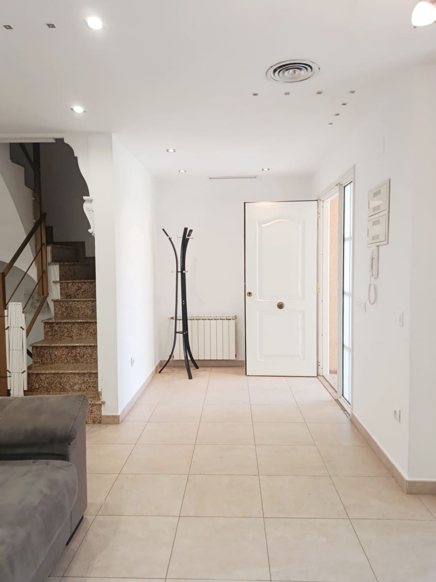 4 soveværelse Villa til salg i Paterna med swimmingpool garage - € 479.000 (Ref: 9113192)