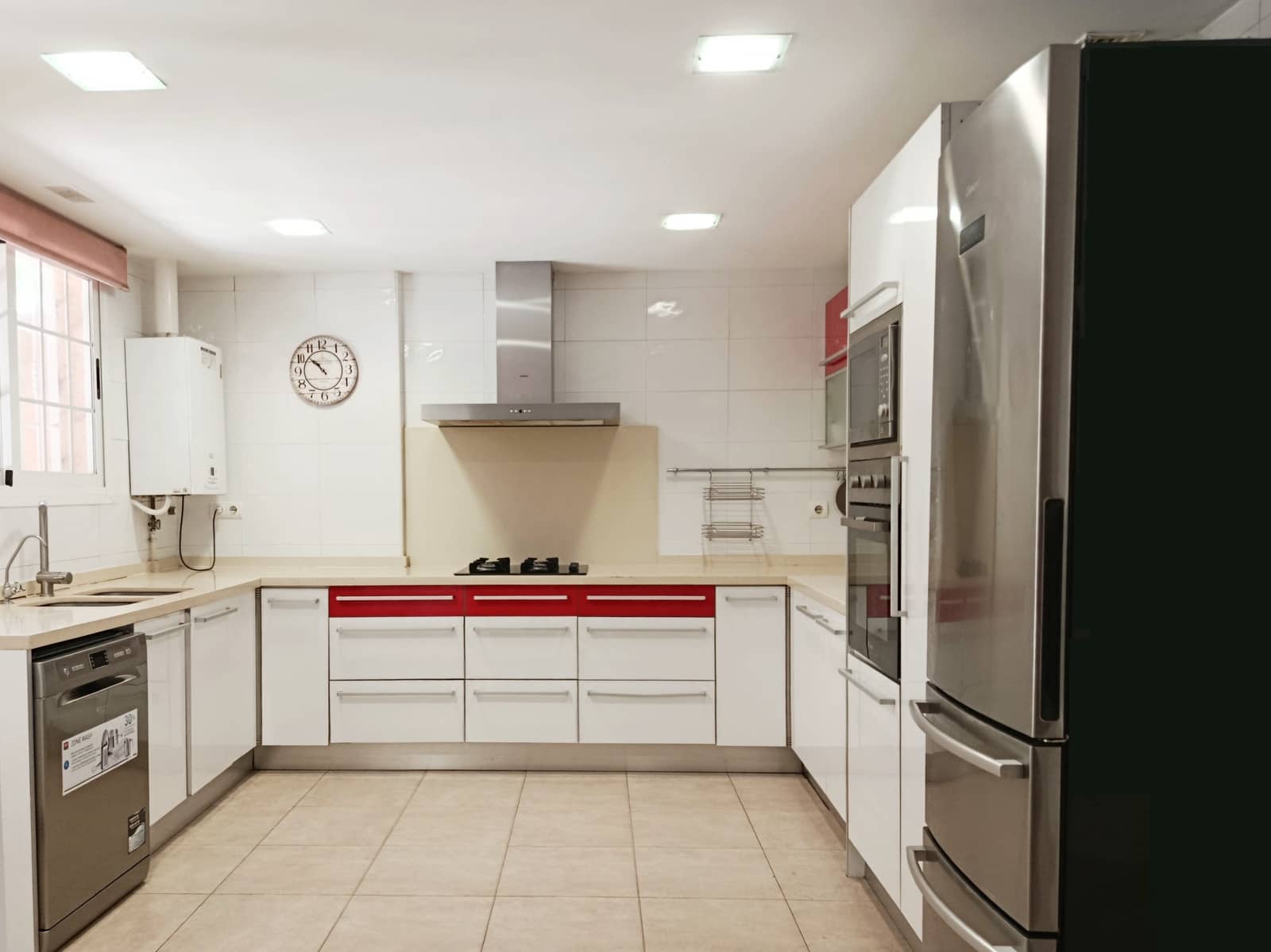 4 soveværelse Villa til salg i Paterna med swimmingpool garage - € 479.000 (Ref: 9113192)