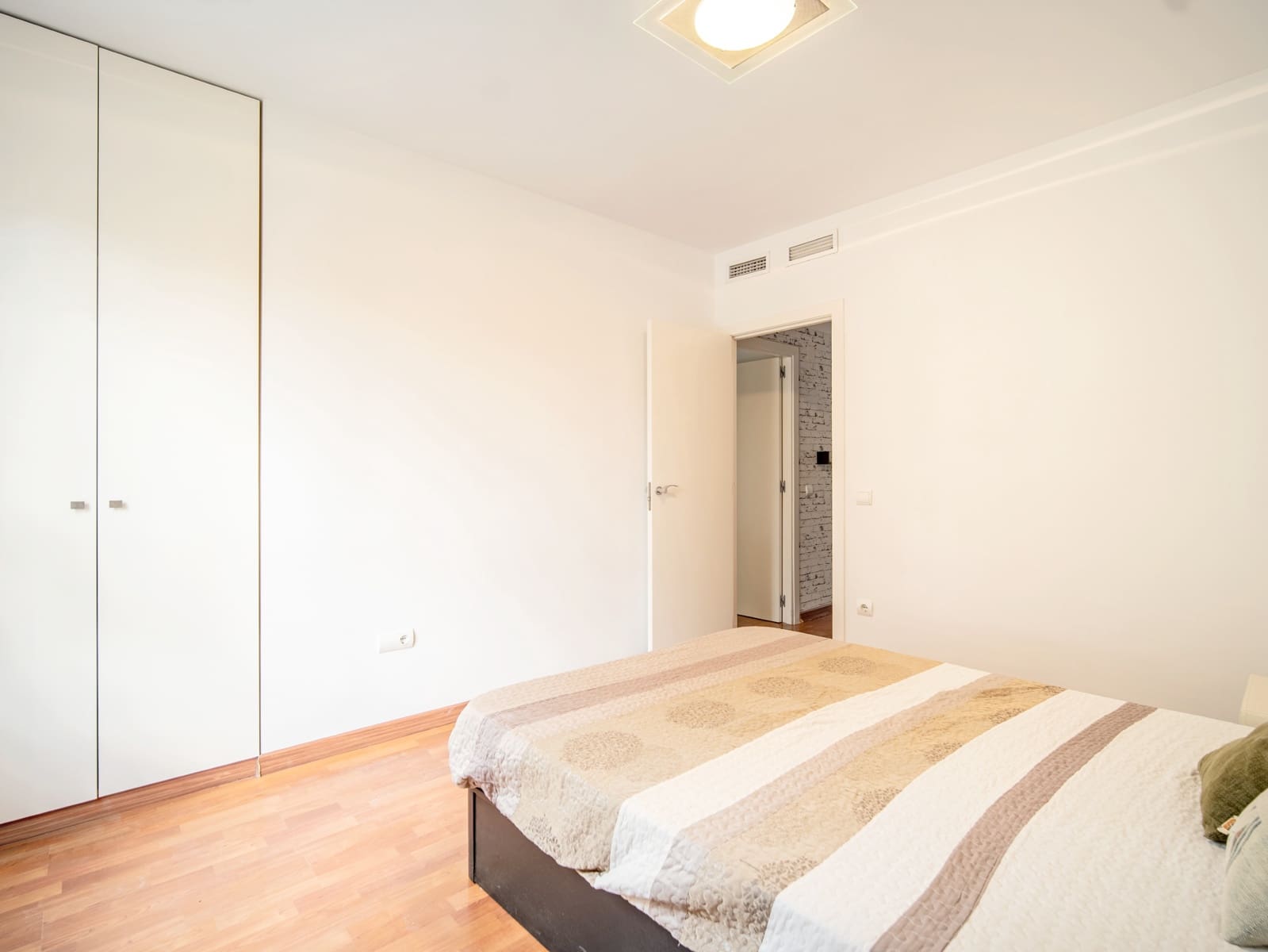 4 soveværelse Villa til salg i Paterna med swimmingpool garage - € 479.000 (Ref: 9113192)