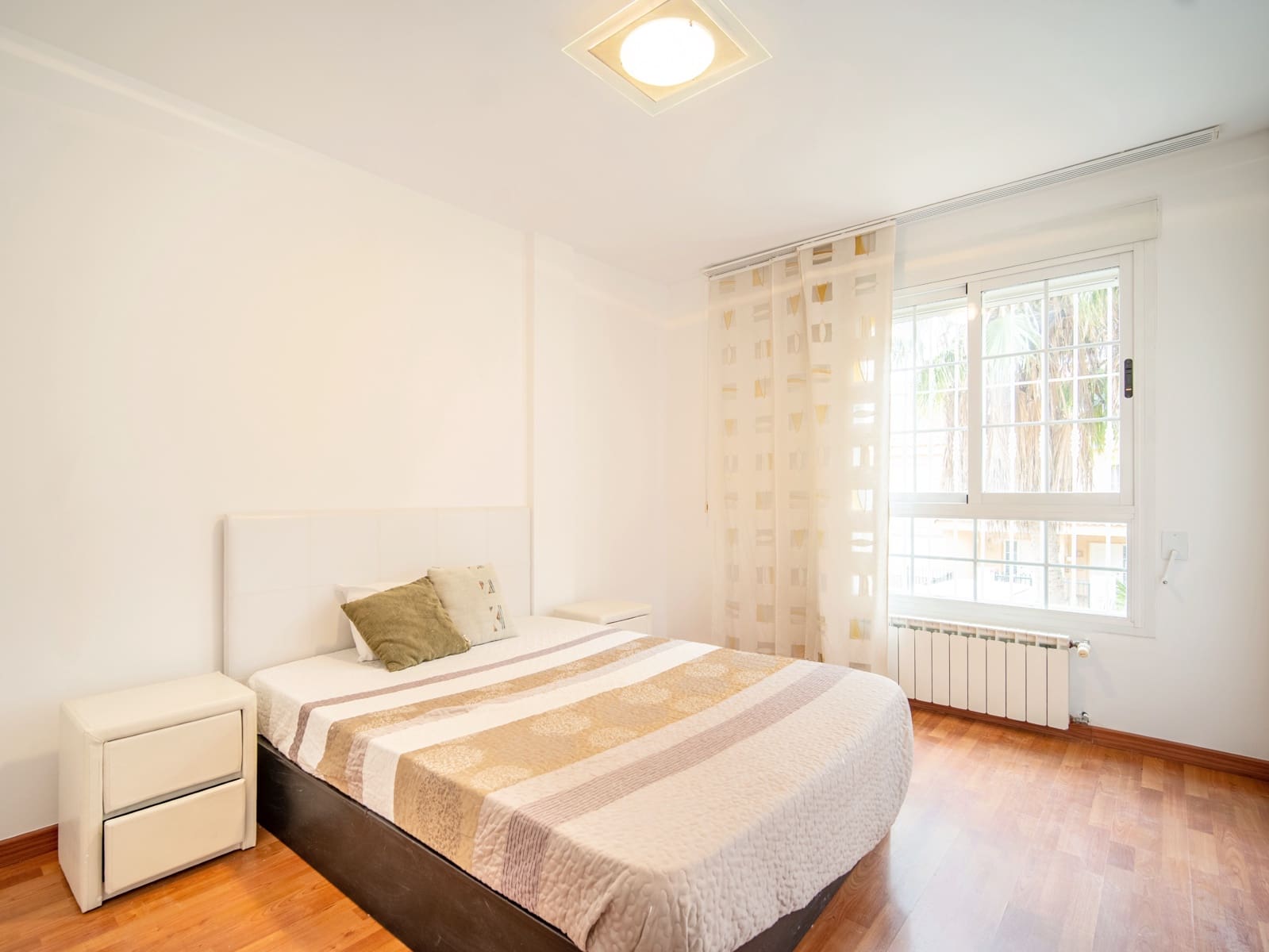 4 soveværelse Villa til salg i Paterna med swimmingpool garage - € 479.000 (Ref: 9113192)