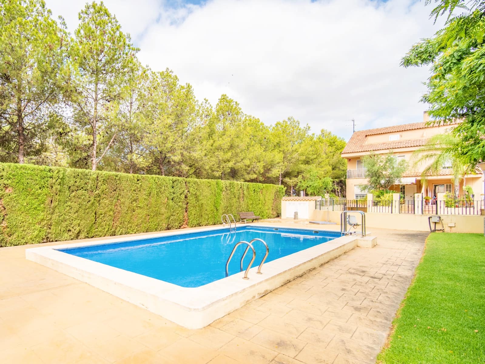 4 soveværelse Villa til salg i Paterna med swimmingpool garage - € 479.000 (Ref: 9113192)