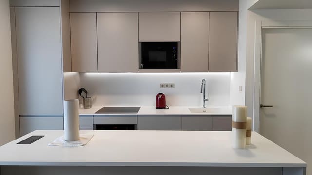 3 sypialnia Apartament na sprzedaż w Sant Pau, Miasto Walencja z basenem garażem - 990 000 € (Ref: 9113603)