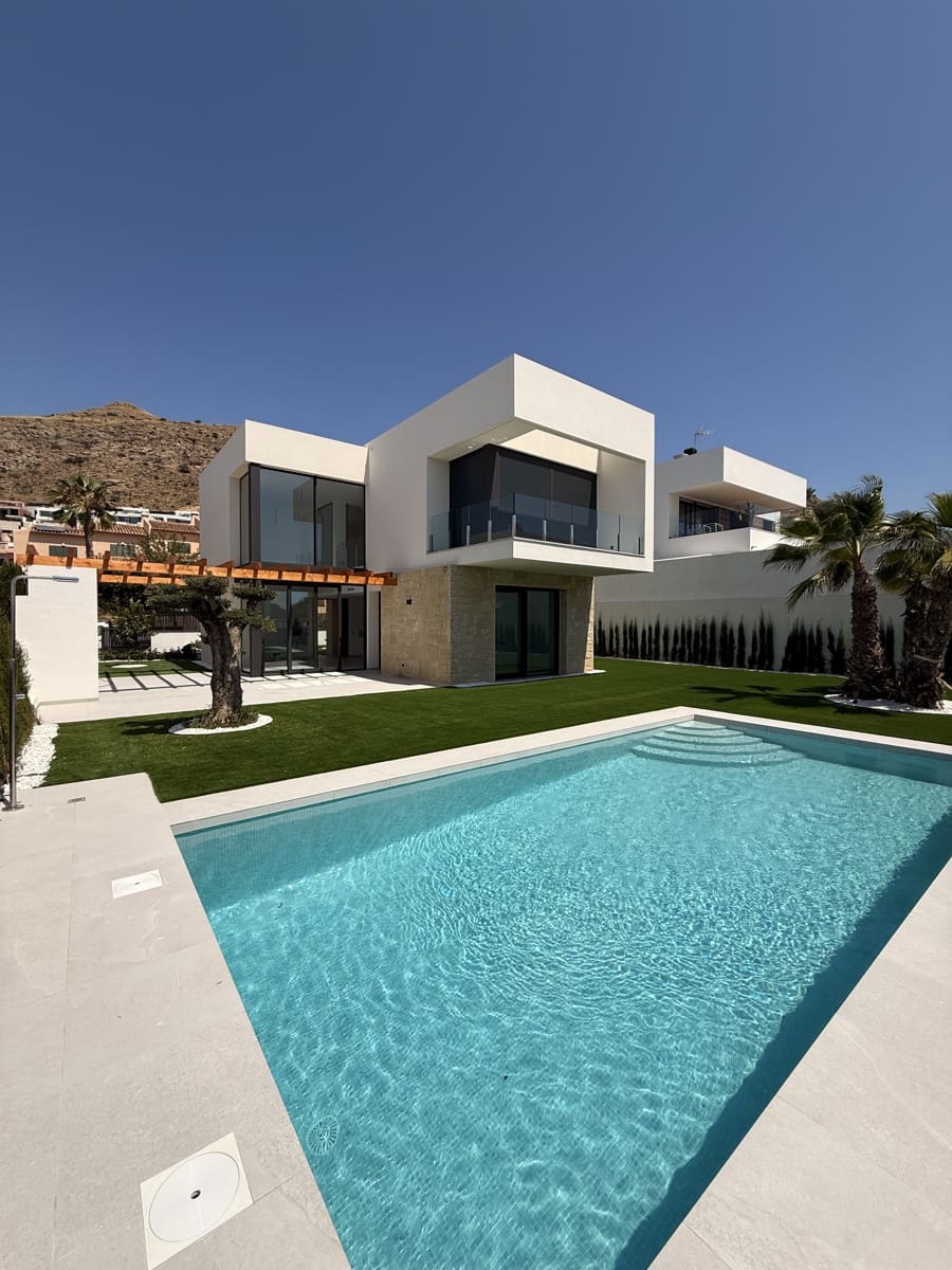 3 quarto Moradia para venda em Finestrat com piscina garagem - 1 095 000 € (Ref: 9127377)