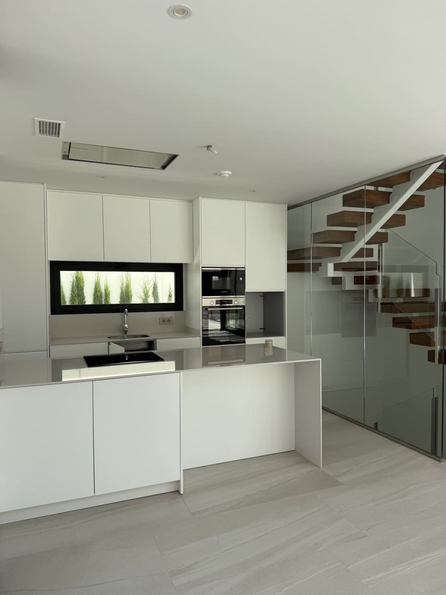 3 quarto Moradia para venda em Finestrat com piscina garagem - 1 095 000 € (Ref: 9127377)