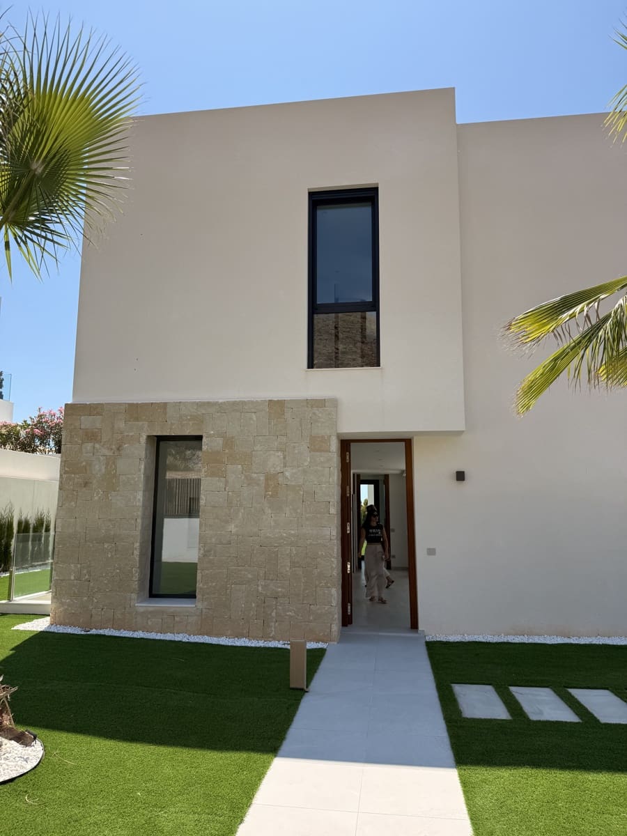 3 quarto Moradia para venda em Finestrat com piscina garagem - 1 095 000 € (Ref: 9127377)