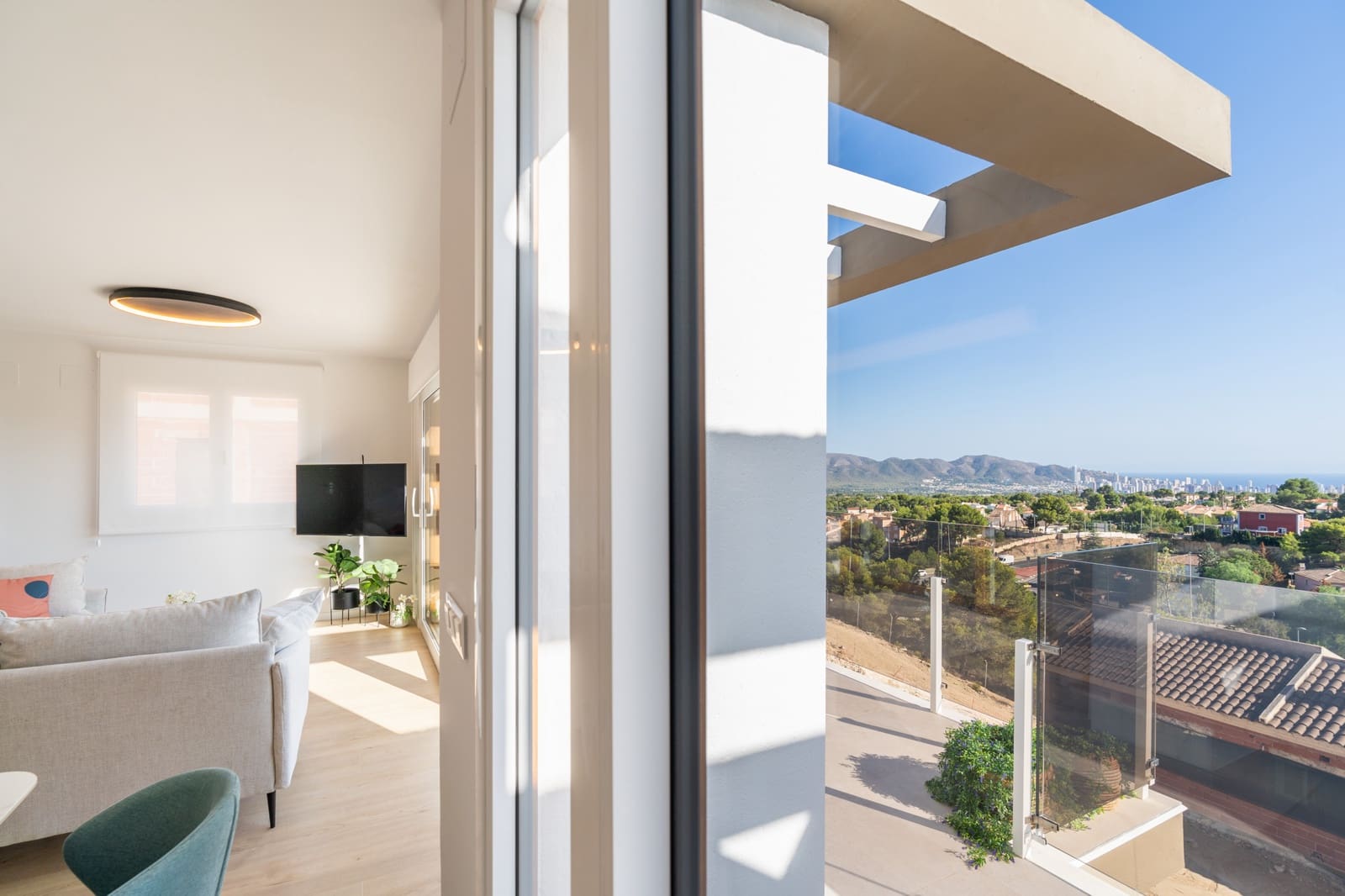 4 soveværelse Semi-Rækkehus til salg i La Nucia med swimmingpool - € 449.000 (Ref: 9127477)