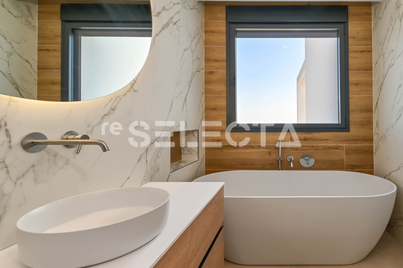 4 bedroom Villa for sale in Calpe / Calp with pool garage - € 1,985,000 (Ref: 9255820)