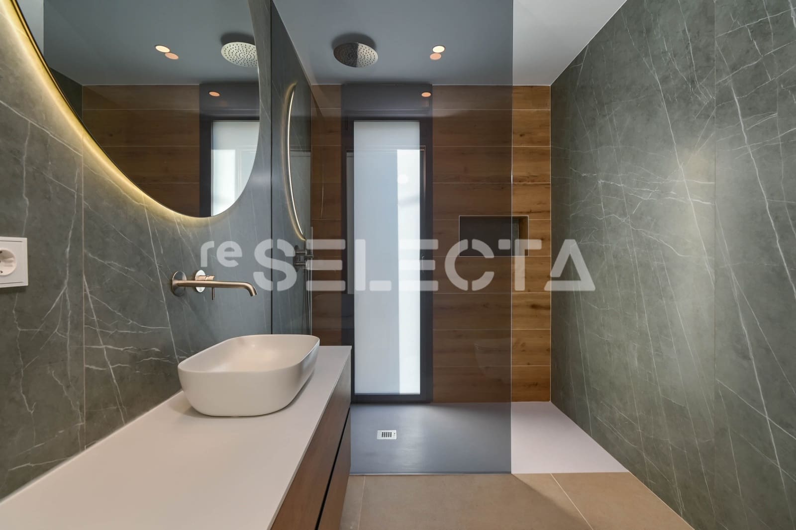 4 bedroom Villa for sale in Calpe / Calp with pool garage - € 1,985,000 (Ref: 9255820)