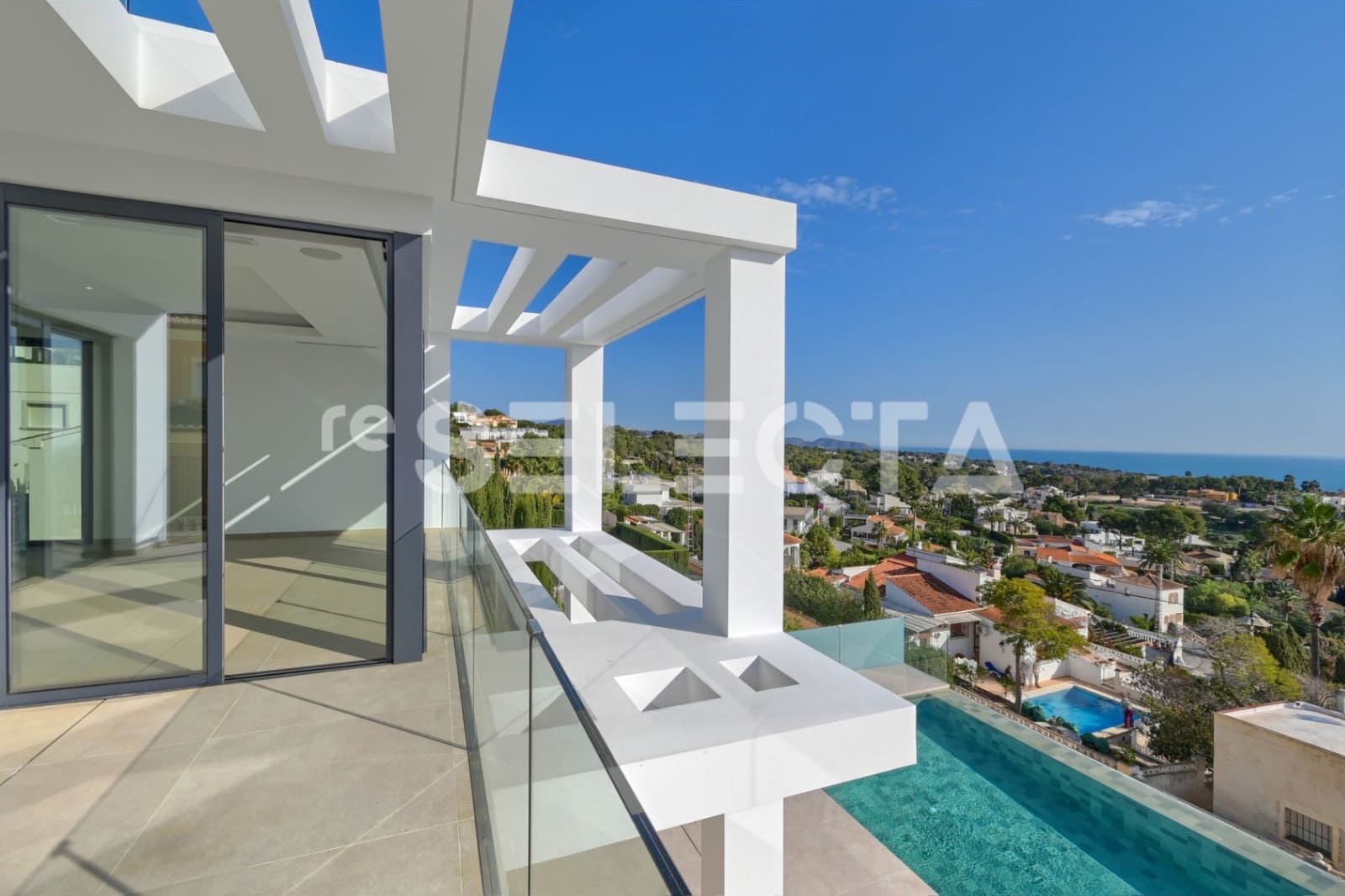 4 bedroom Villa for sale in Calpe / Calp with pool garage - € 1,985,000 (Ref: 9255820)