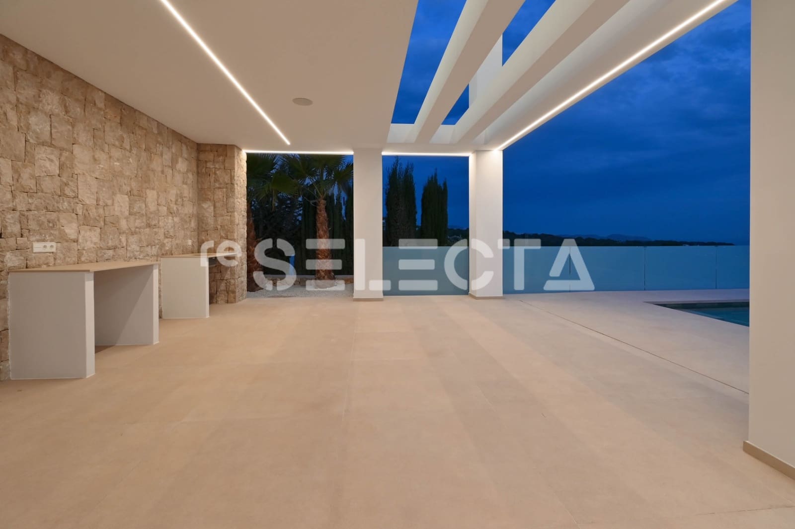 4 bedroom Villa for sale in Calpe / Calp with pool garage - € 1,985,000 (Ref: 9255820)