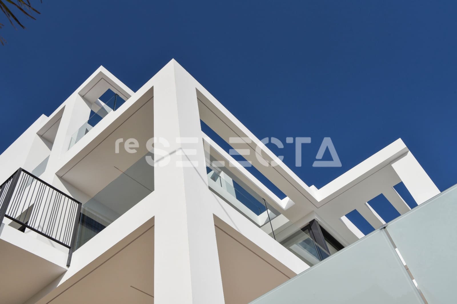 4 bedroom Villa for sale in Calpe / Calp with pool garage - € 1,985,000 (Ref: 9255820)