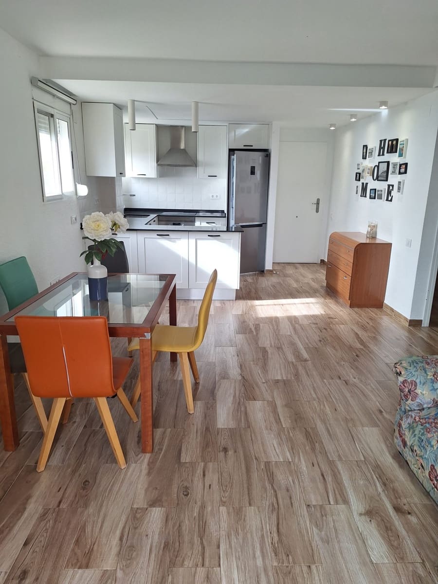 2 bedroom Beach Apartment for sale in Cullera with pool - € 250,000 (Ref: 9450490)