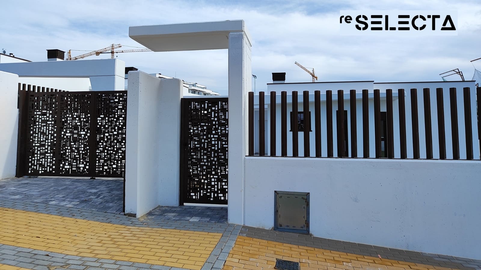 3 bedroom Villa for sale in Finestrat with pool - € 650,000 (Ref: 9618376)