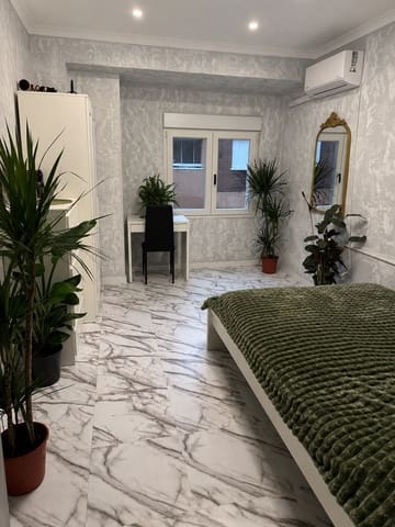 5 bedroom Apartment for sale in Valencia city - € 205,000 (Ref: 9834190)