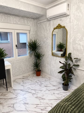 5 bedroom Apartment for sale in Valencia city - € 205,000 (Ref: 9834190)