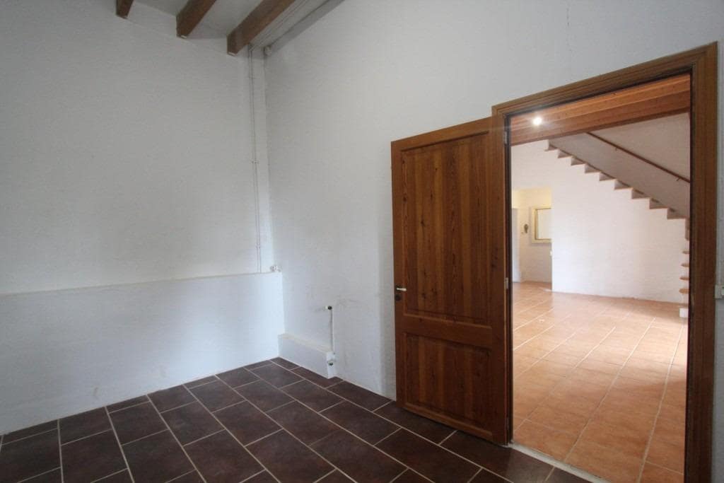 4 soveværelse Finca/Landehus til salg i Sant Joan med swimmingpool garage - € 1.075.000 (Ref: 9109085)