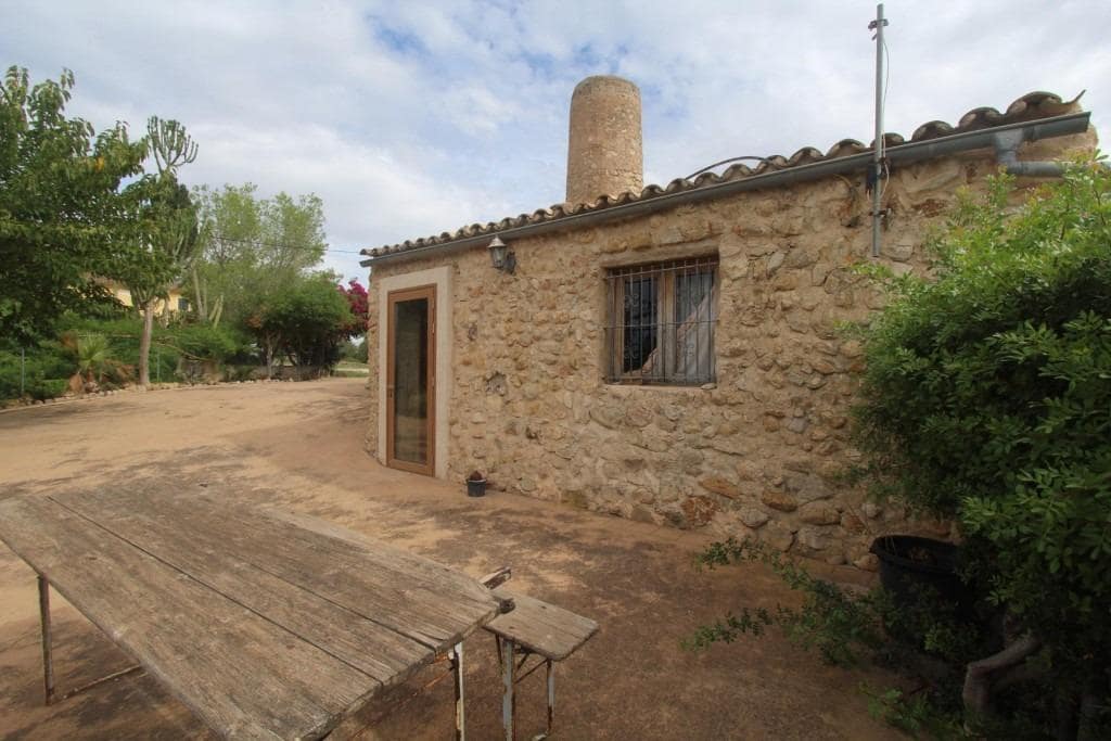 4 soveværelse Finca/Landehus til salg i Sant Joan med swimmingpool garage - € 1.075.000 (Ref: 9109085)