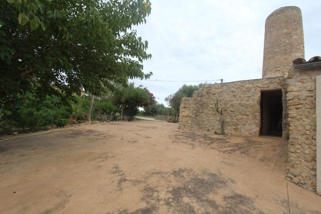 4 soveværelse Finca/Landehus til salg i Sant Joan med swimmingpool garage - € 1.075.000 (Ref: 9109085)