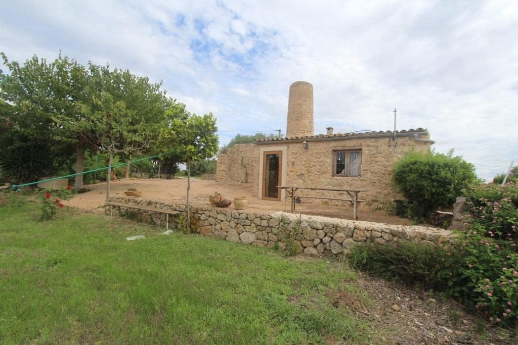 4 soveværelse Finca/Landehus til salg i Sant Joan med swimmingpool garage - € 1.075.000 (Ref: 9109085)