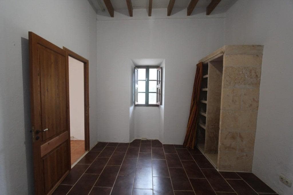 4 soveværelse Finca/Landehus til salg i Sant Joan med swimmingpool garage - € 1.075.000 (Ref: 9109085)