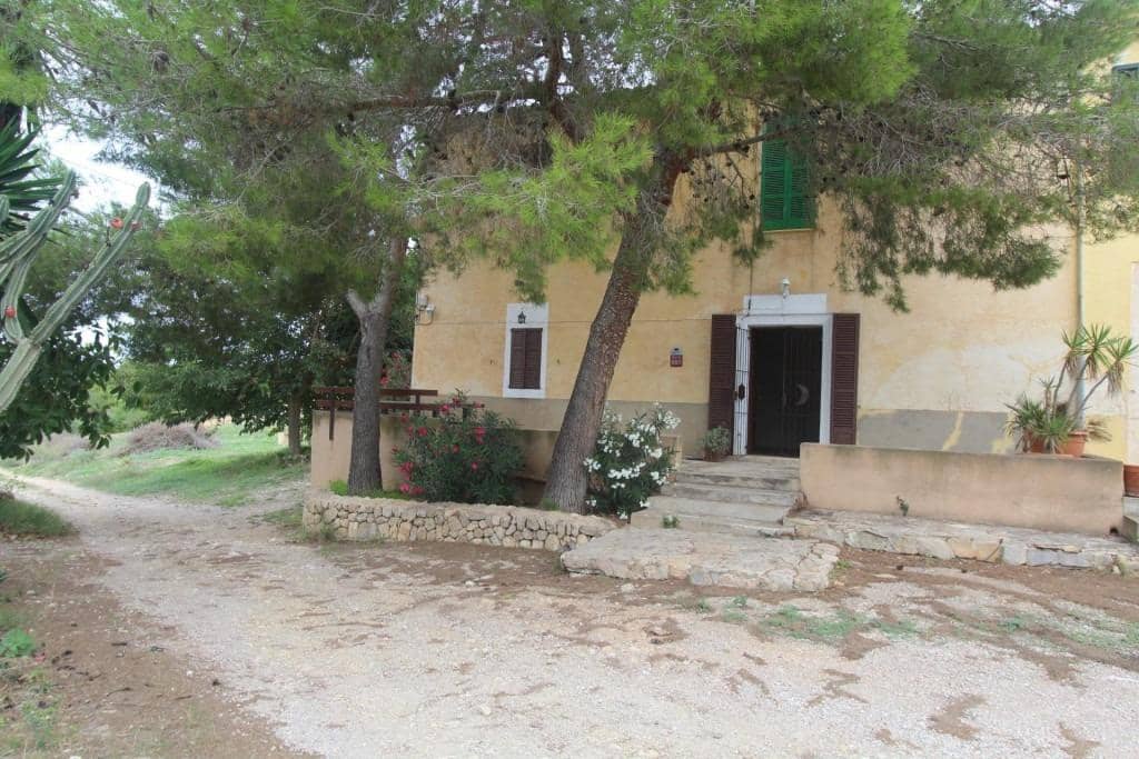 4 soveværelse Finca/Landehus til salg i Sant Joan med swimmingpool garage - € 1.075.000 (Ref: 9109085)