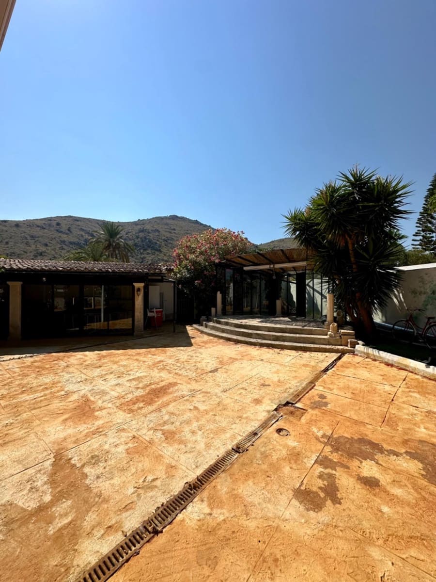 Kommersiell til leie i Puerto de Alcudia - € 5 500 (Ref: 9165731)