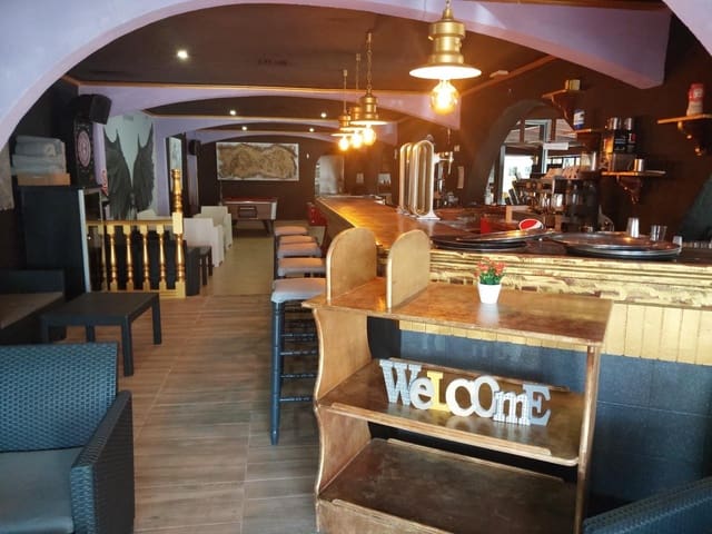 Commerciale da affittare in Puerto de Alcudia, Alcúdia - 5.500 € (Rif: 9165731)