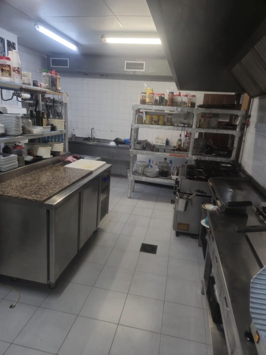 Virksomhed til salg i Puerto de Andratx - € 300.000 (Ref: 9169500)