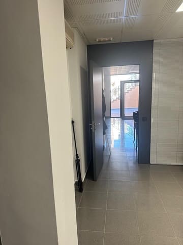 2 soverom Kommersiell til leie i L'Arenal / S'Arenal, Llucmajor - € 1 500 (Ref: 9236863)