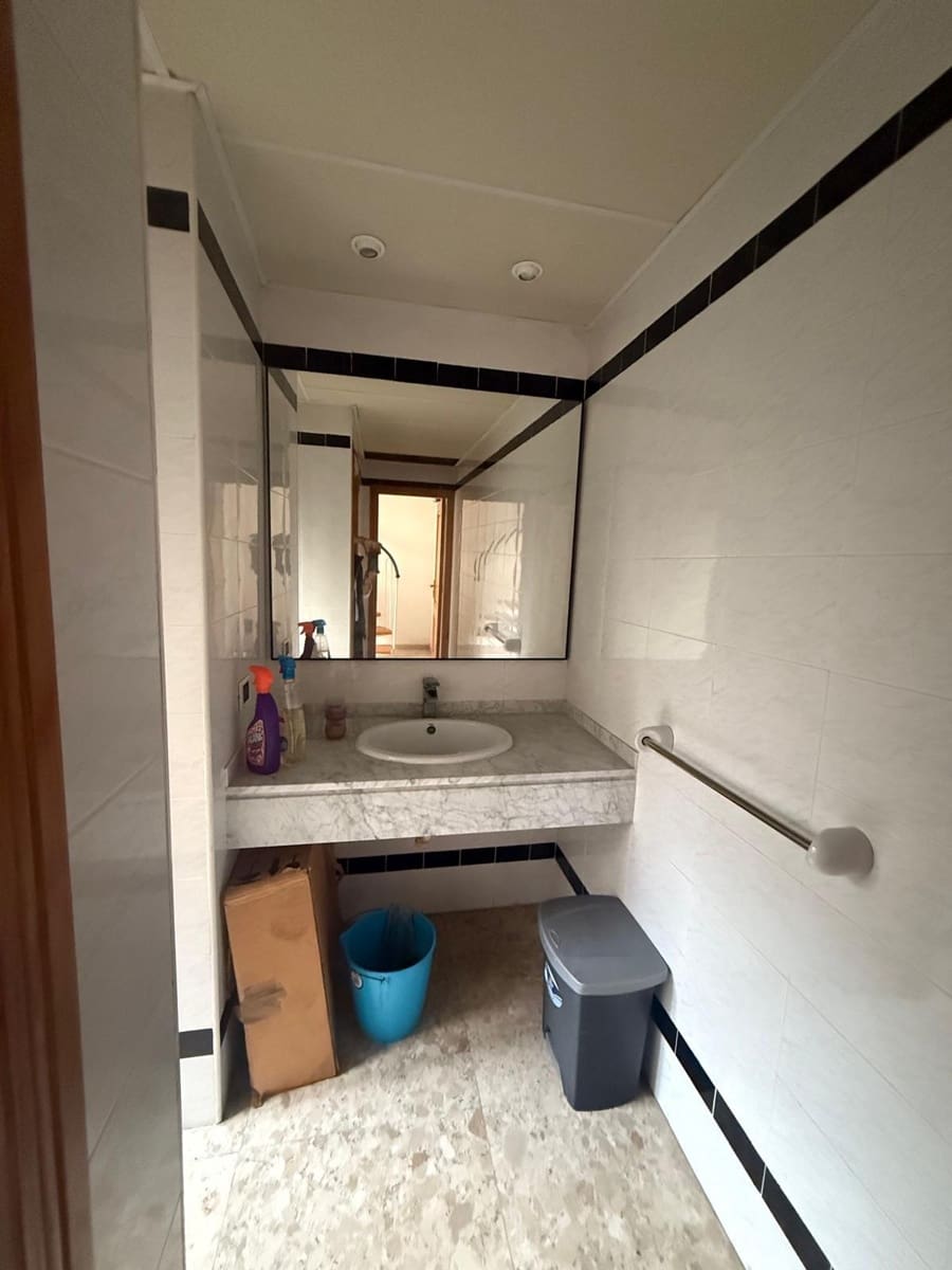 Business for sale in Palma de Mallorca with garage - € 399,000 (Ref: 9403346)