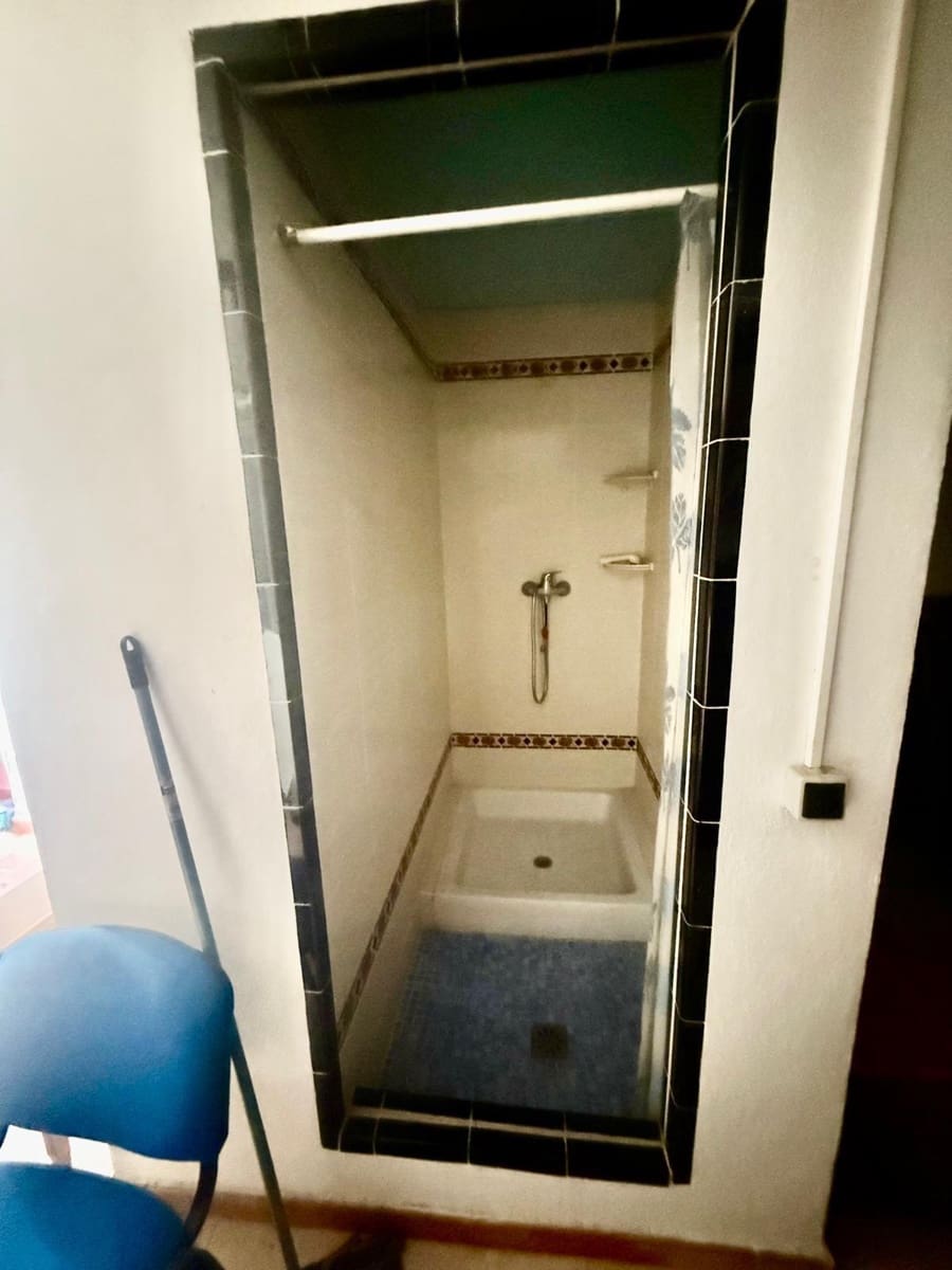 Business for sale in Palma de Mallorca with garage - € 399,000 (Ref: 9403346)