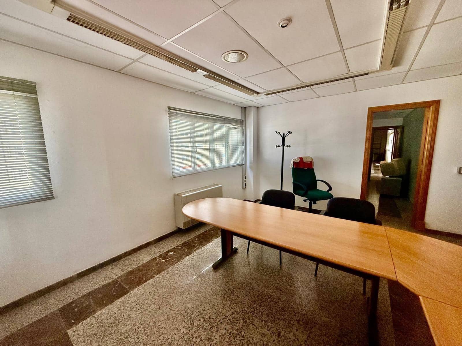 Business for sale in Palma de Mallorca with garage - € 399,000 (Ref: 9403346)