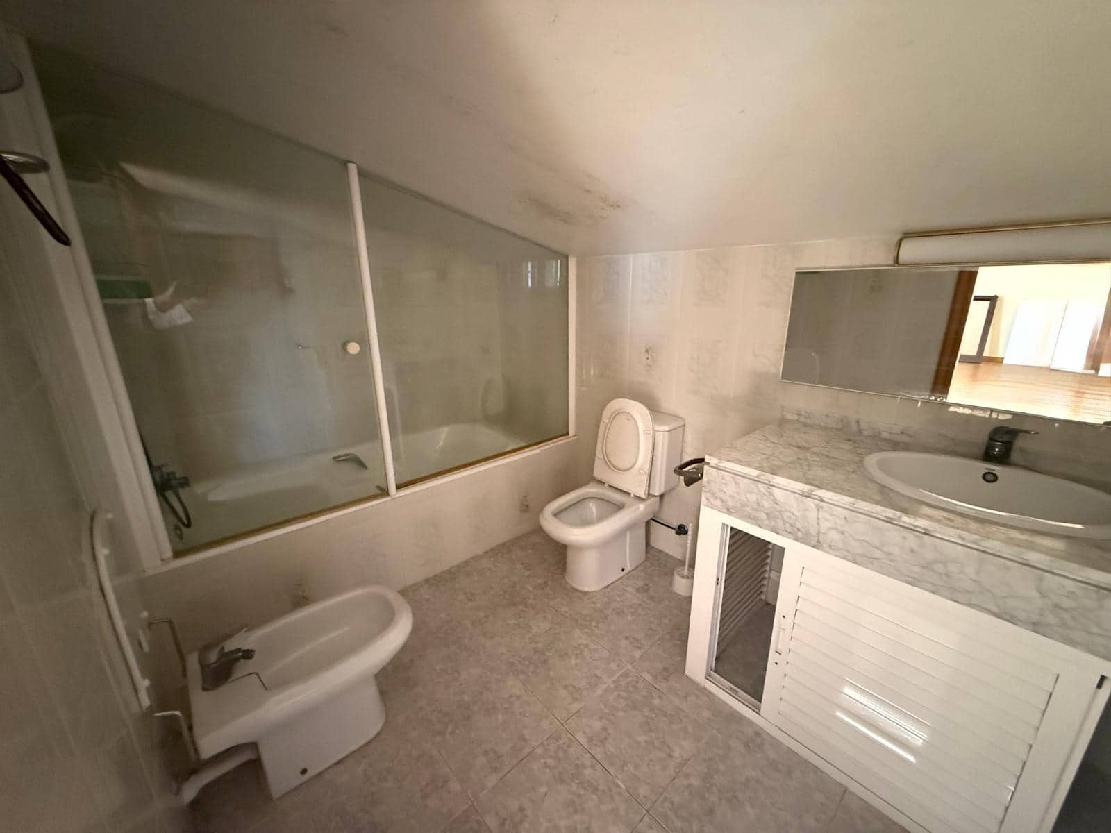 Business for sale in Palma de Mallorca with garage - € 399,000 (Ref: 9403346)