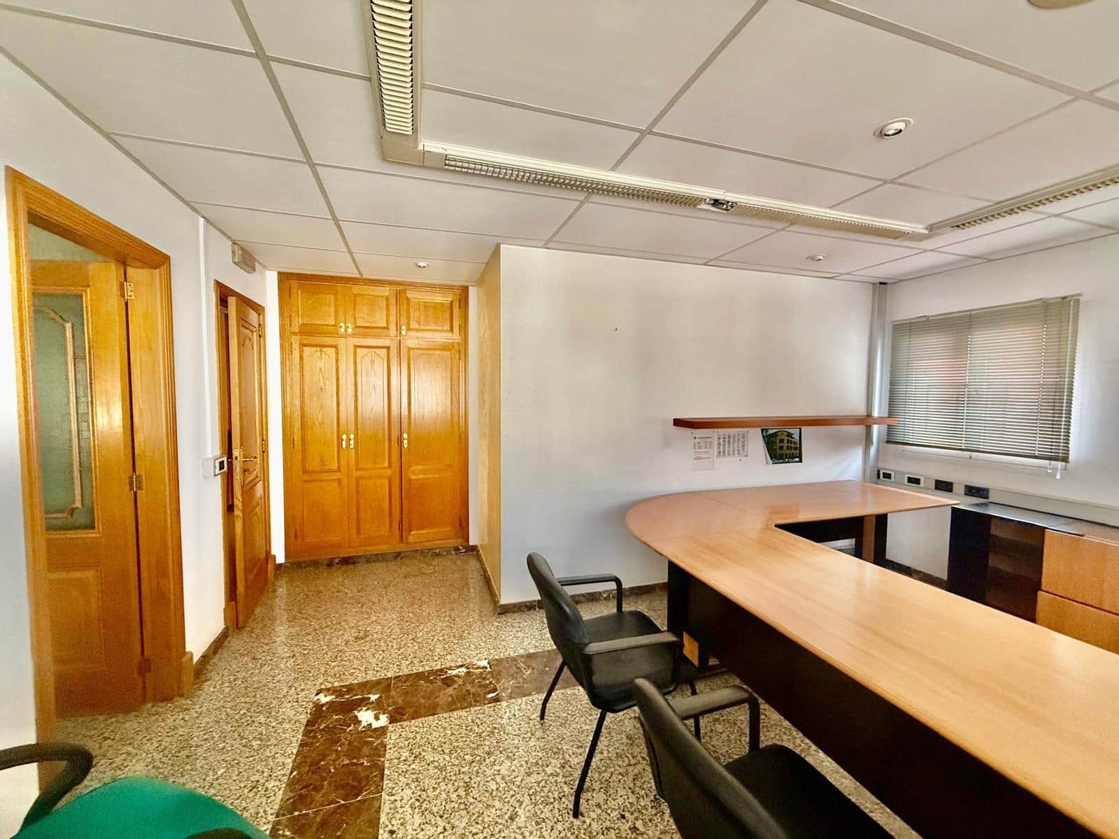 Business for sale in Palma de Mallorca with garage - € 399,000 (Ref: 9403346)