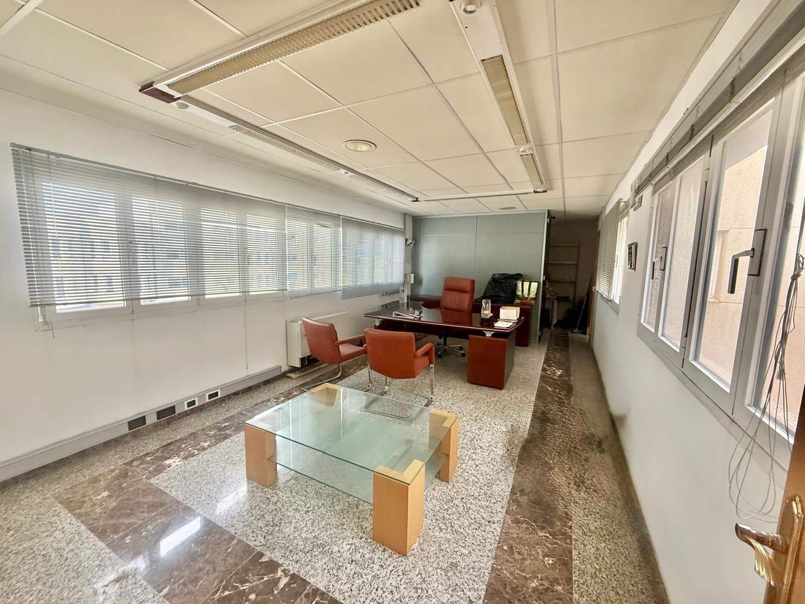 Business for sale in Palma de Mallorca with garage - € 399,000 (Ref: 9403346)