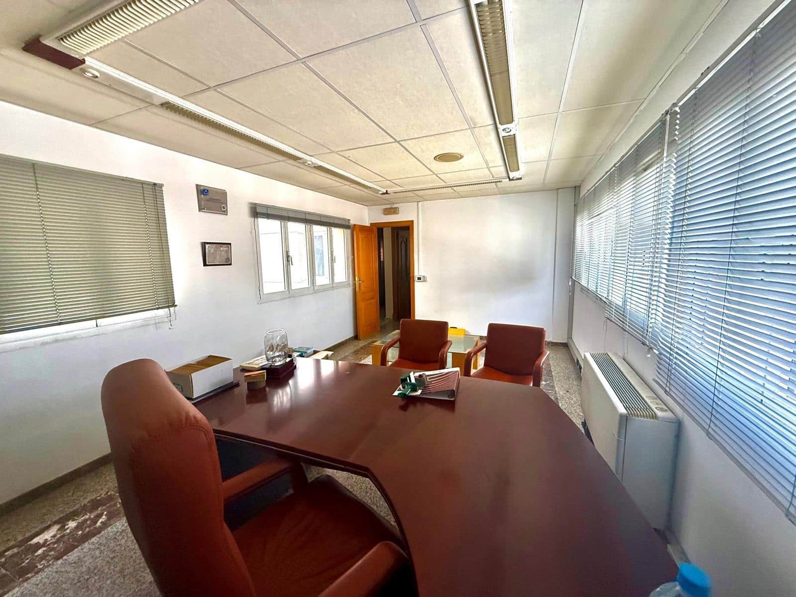 Business for sale in Palma de Mallorca with garage - € 399,000 (Ref: 9403346)