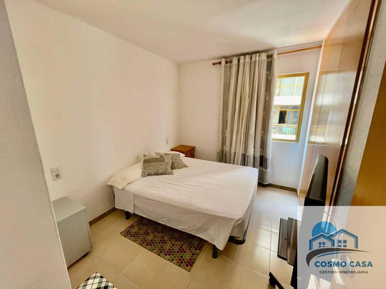 2 bedroom Flat for sale in Salou with pool - € 155,000 (Ref: 9110923)