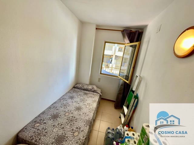 2 bedroom Flat for sale in Salou with pool - € 155,000 (Ref: 9110923)